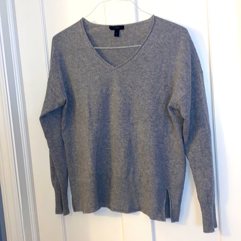 GUC Jcrew vneck heather gray wool-blend sweater w/ rubbed-side slit FA16 medium!